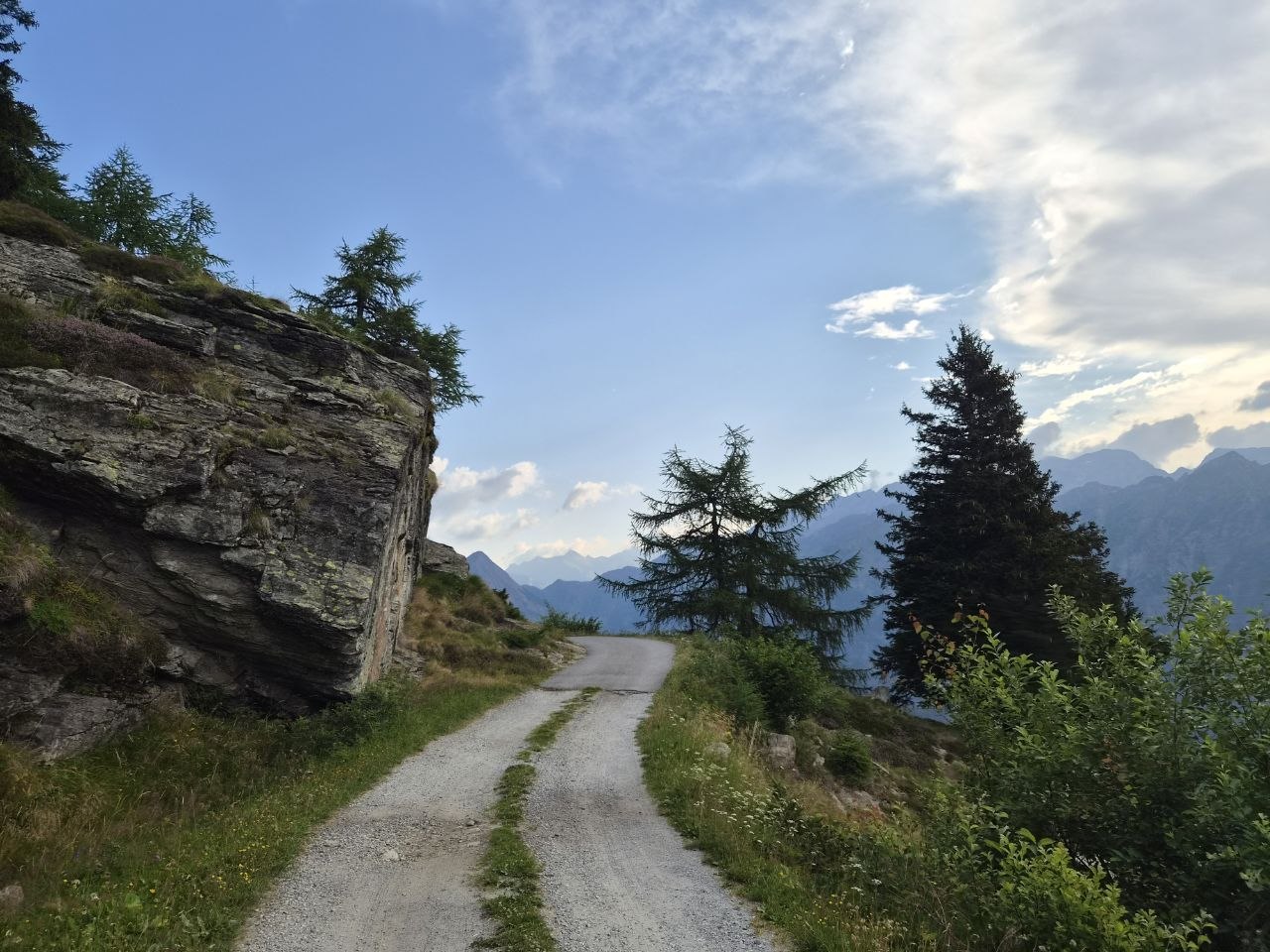 Ja, es stimmt, oft wissen wir nicht, wo unser Weg hingeht. Doch sicher ist, DU b