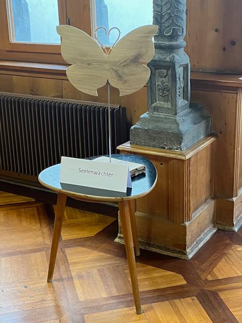 Wir bieten den wunderschönen handgefertigten Seelenwächter an für Institutionen 