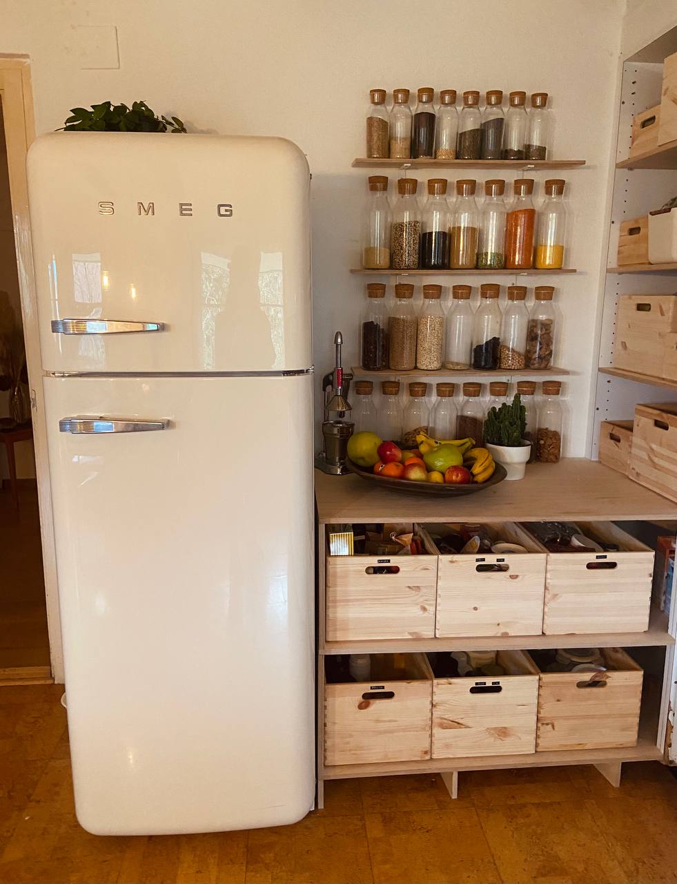 Helles Zimmer mit Seesicht in Wollishofen/Enge ab 1.4.26 oder 15.4. für 6 Monate