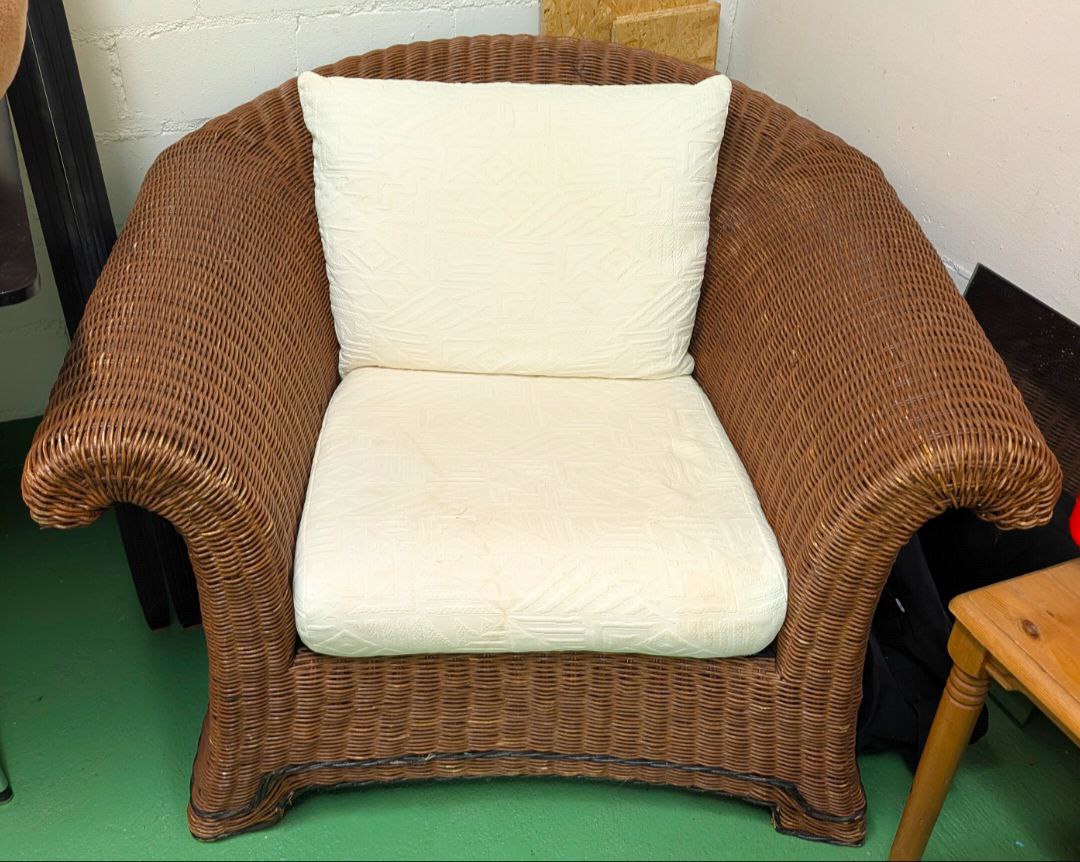 In Wädenswil abzuholen. Majestätischer Sessel☺️