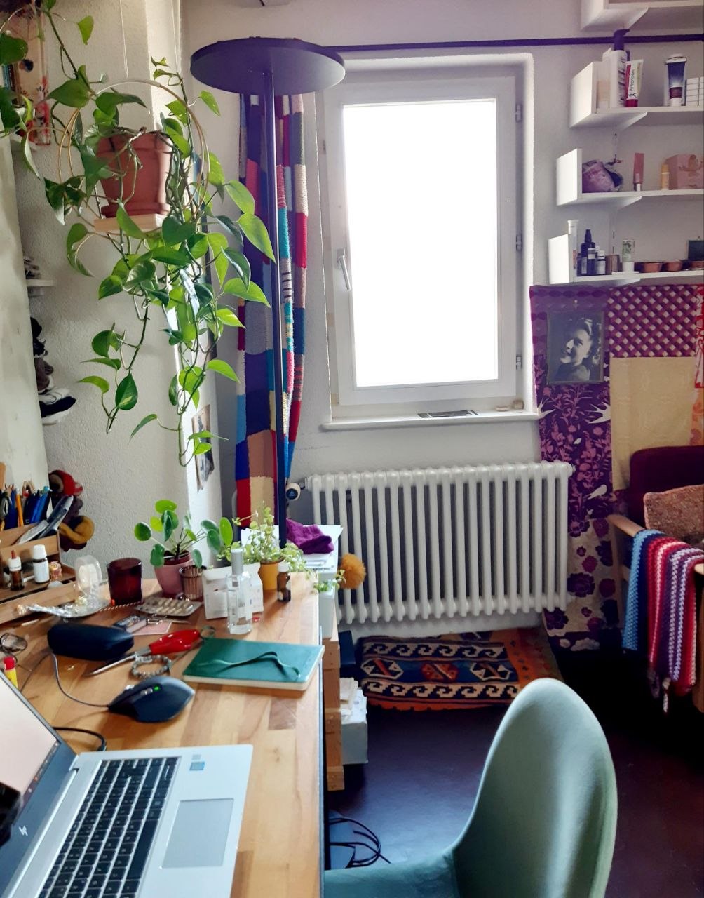 29.5.-26.7. Kleines, schmuckes Zimmer im Dachgeschoss des Jupiterhaus für 720.- 