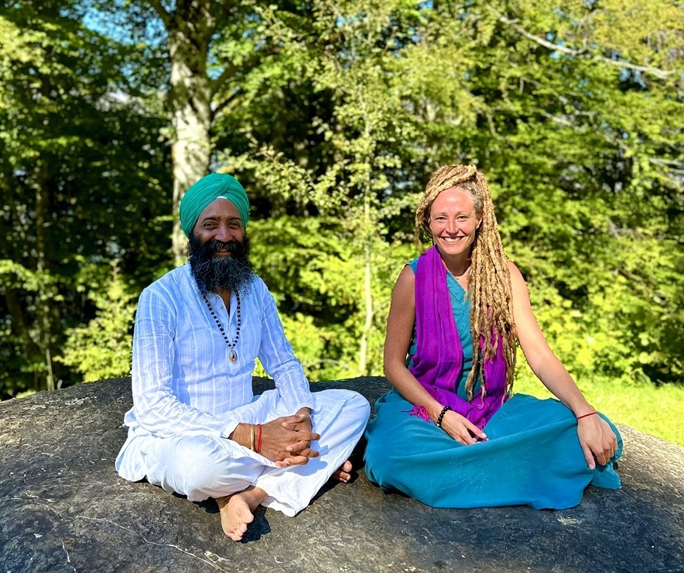 Kirtan Bhakti Bliss Academy – with Punnu Wasu & Prasadini